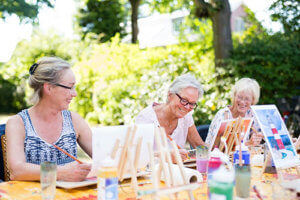 Exclusive-Senior-Living-Programs-300x200 (1)