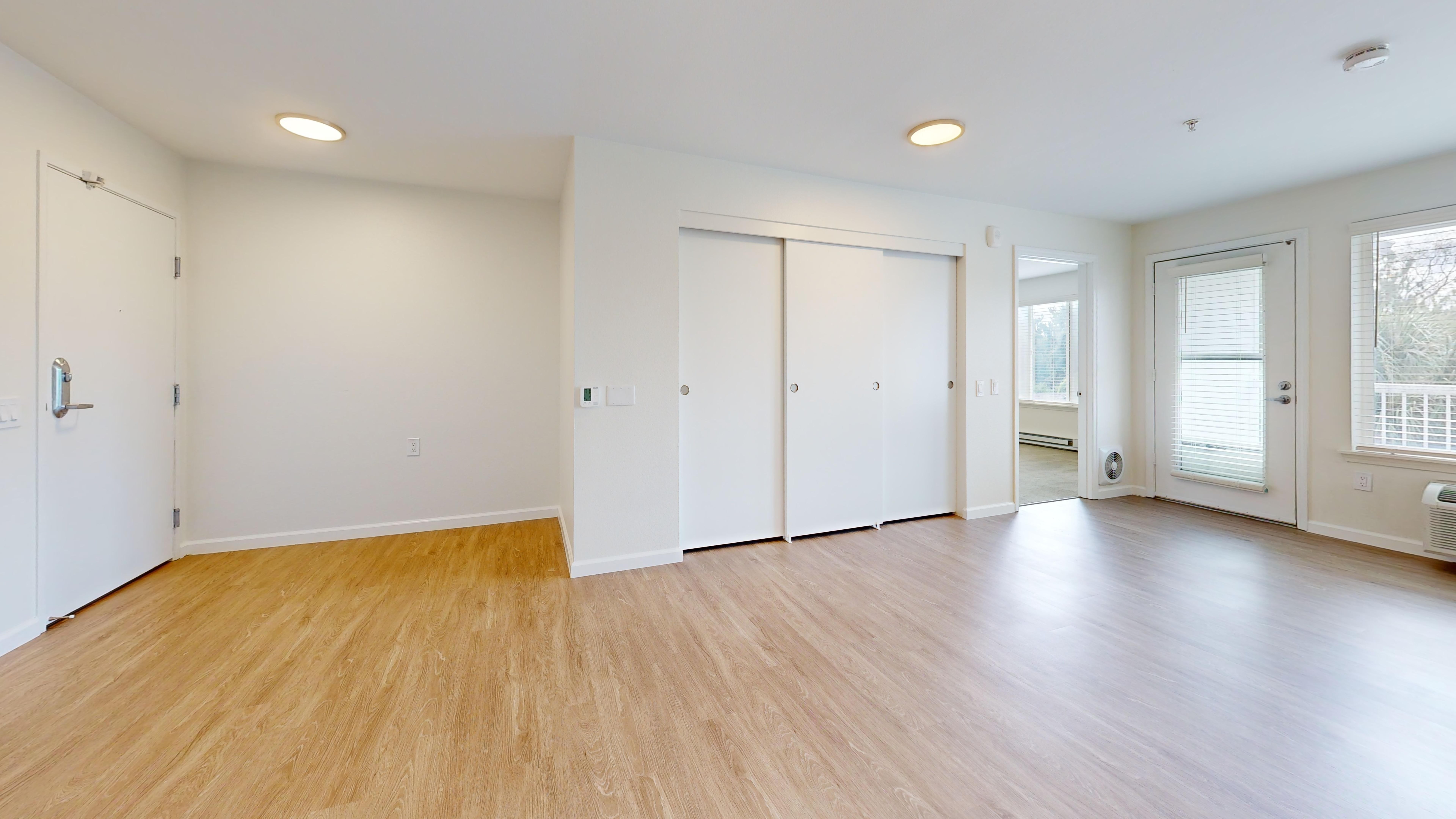 The-Tremont-1-Bedroom-IL-610-sqft-Living-Room